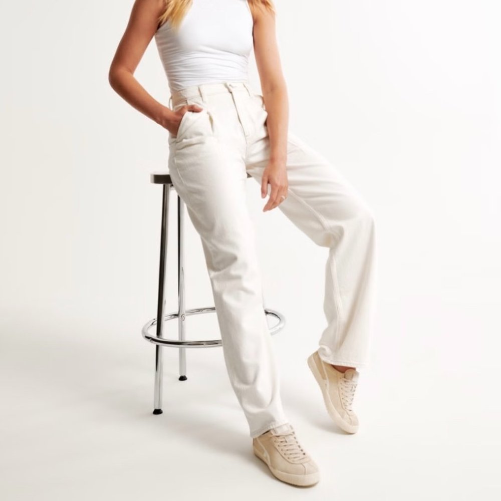ABERCROMBIE & FITCH HIGH RISE THE LOOSE